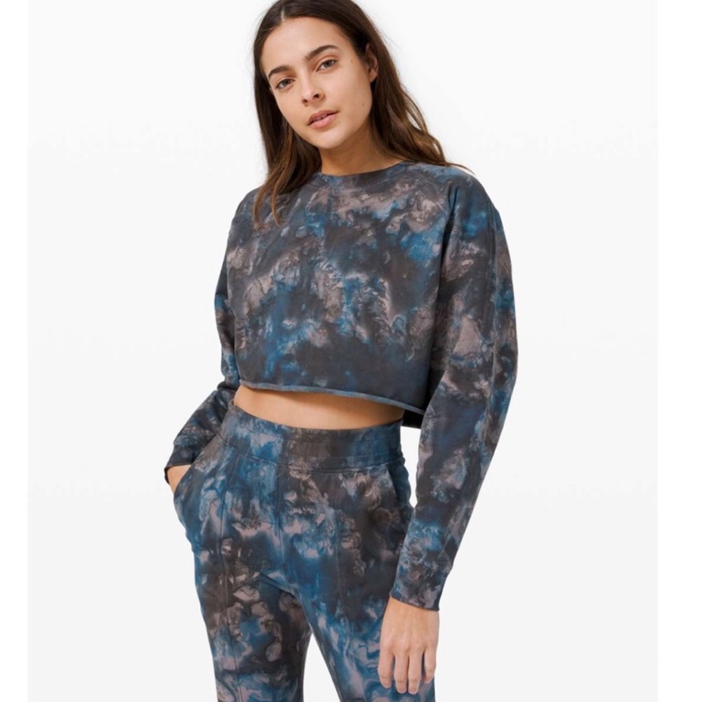 Lululemon cropped hoodie